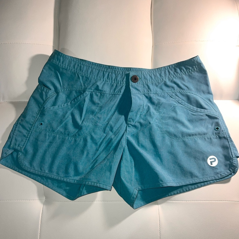 pelagic shorts, size 8, blue